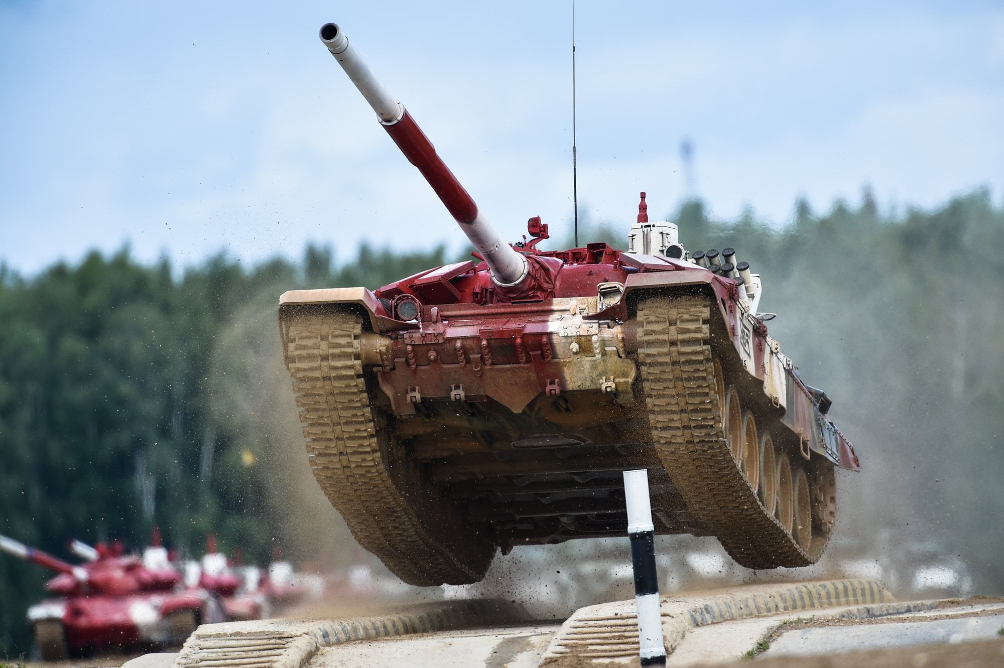 Игры биатлон танков. Т90м прорыв. Танковый биатлон 2015. Танк Алабино. Танковый биатлон Россия танк.